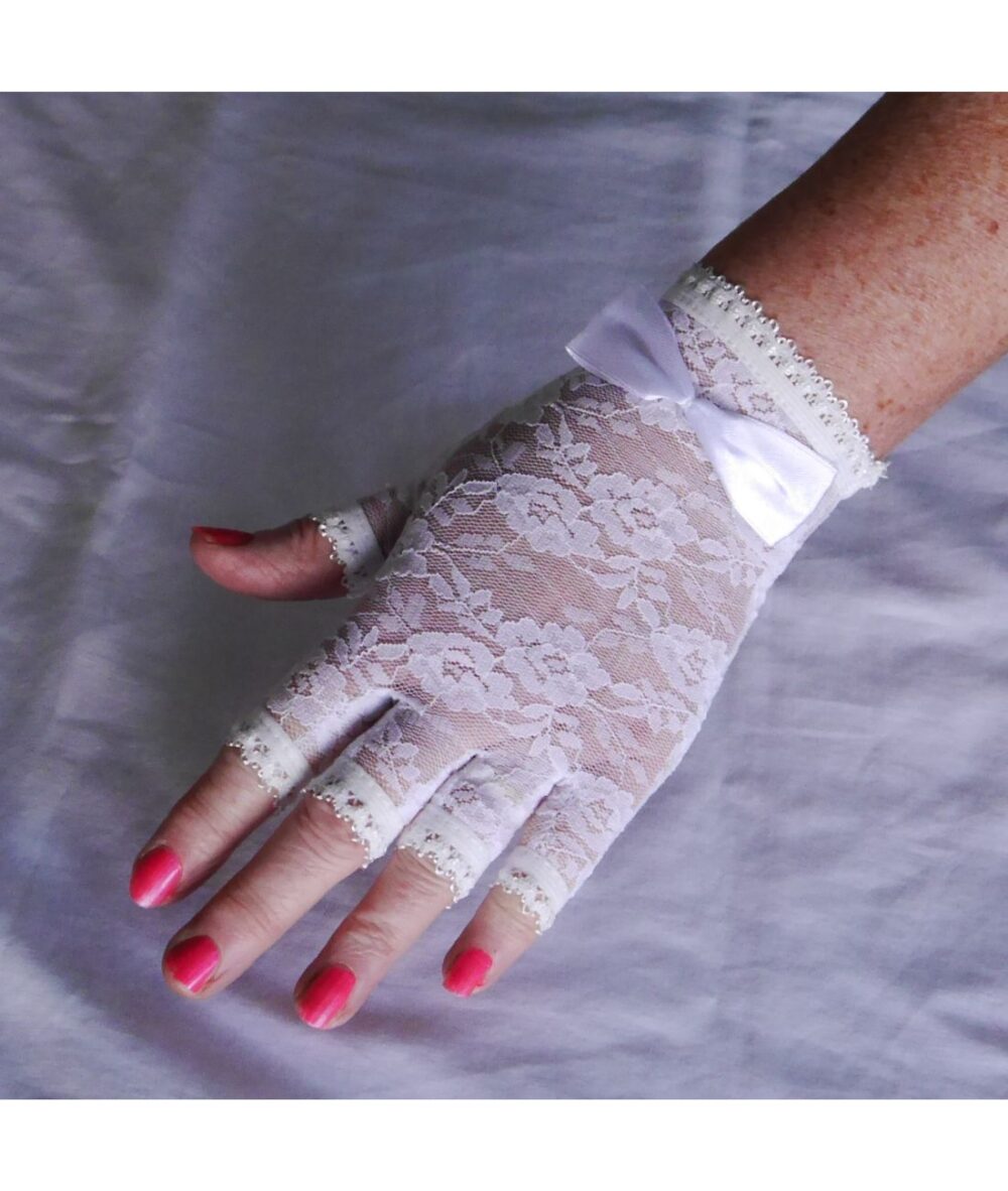 white lace fingerless gloves